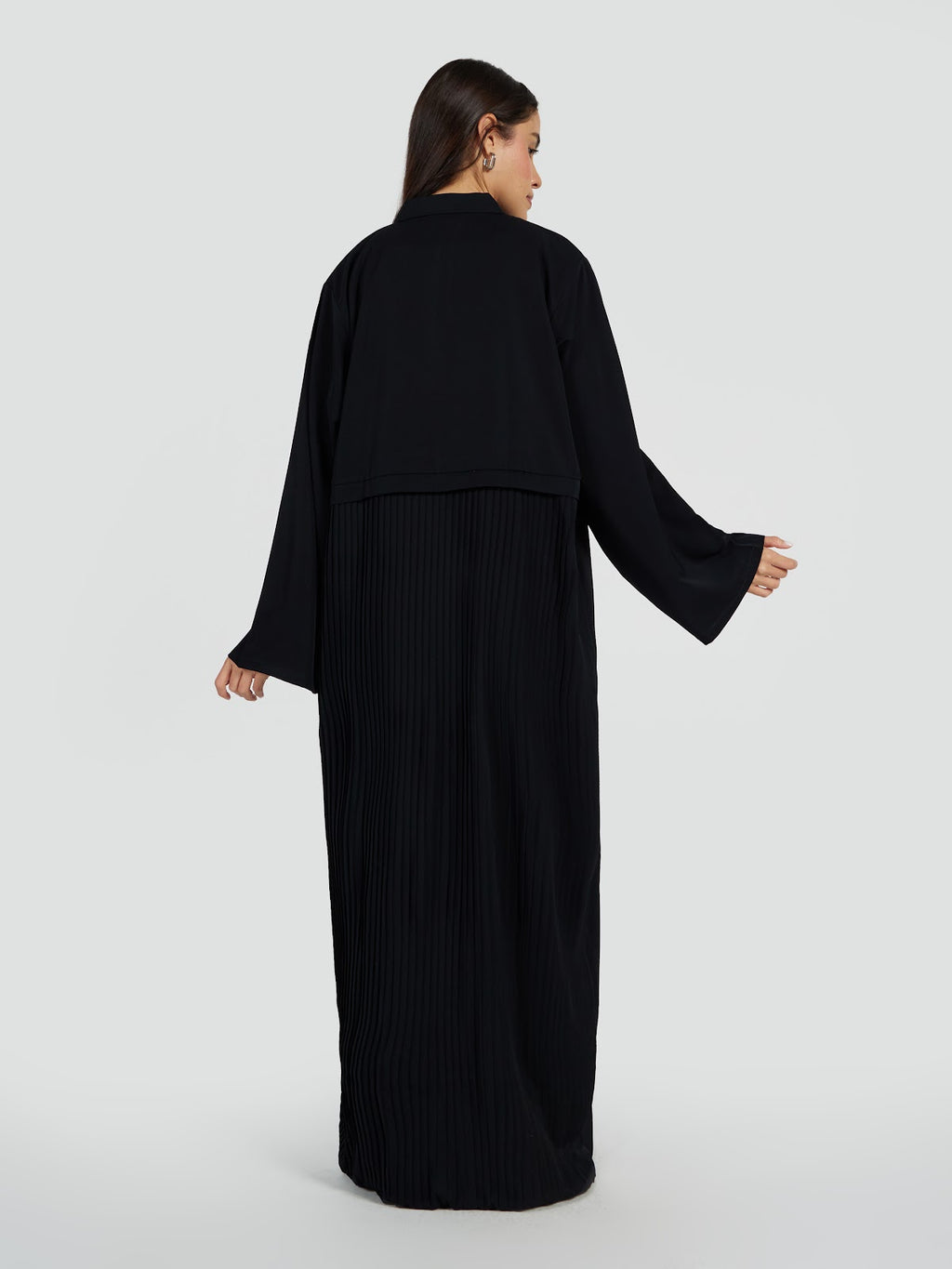 Sophisticated Black Pleated Abaya with Gold Buckle Accent