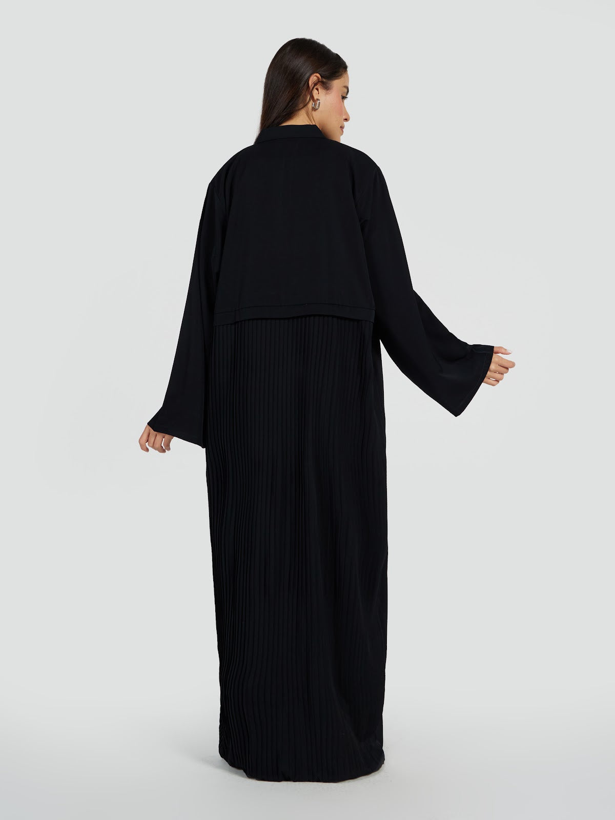 Sophisticated Black Pleated Abaya with Gold Buckle Accent